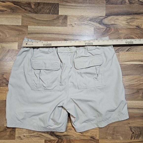 Duluth Trading Co Men’s Shorts XL Khaki Nylon Outdoor Hiking Zip Pocket Utility - Picture 7 of 8